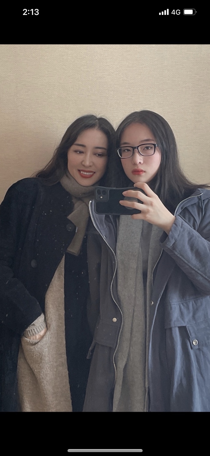Why Chinese girl in China don’t wear clothes their own sizes?