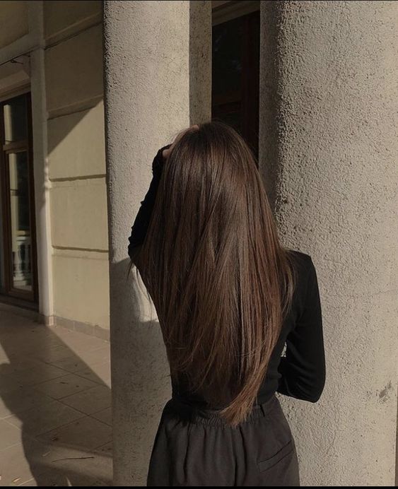 What do you think of the extremely long hair. Is it more attractive than short/average length?