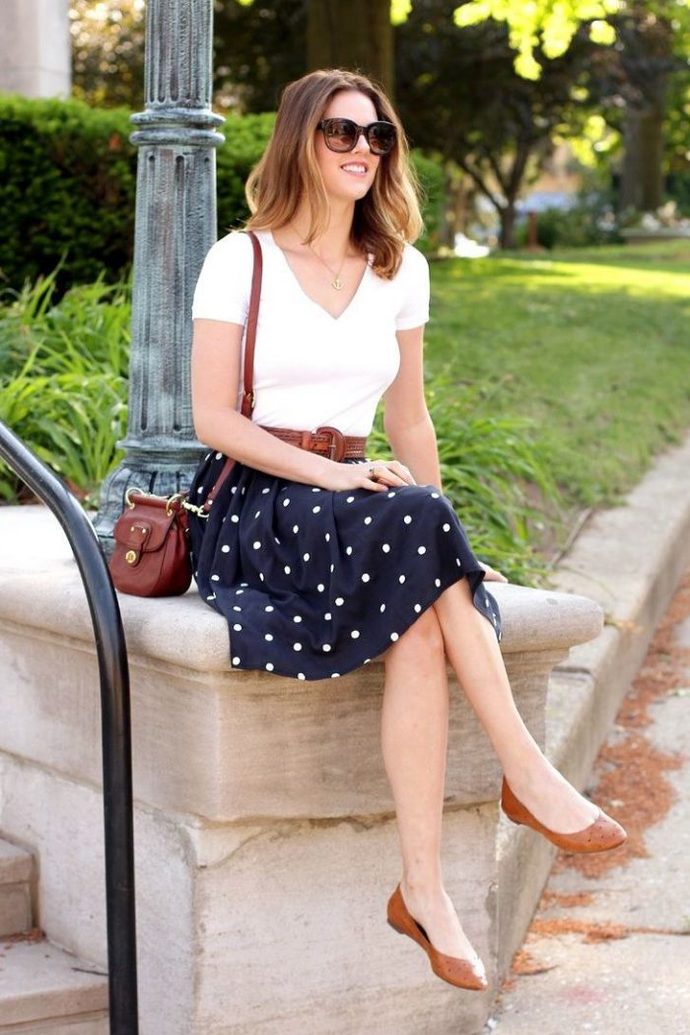 Nice skirt and dressy T-top, with some matching brown leather accents - - -