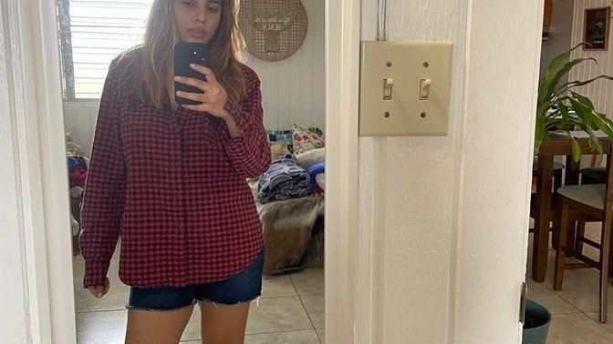 What color of clothes would look good on me?