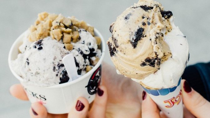 Which do you prefer: frozen yogurt or ice cream?
