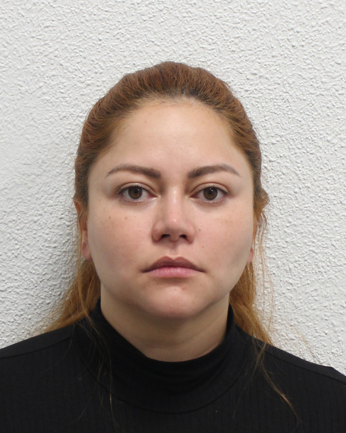 Who has the prettier mugshot and if one of them were going to be your partner which one u preferring?