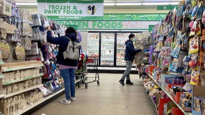 The average salary for a dollar tree worker is $8.10 an hour does that sound fair?