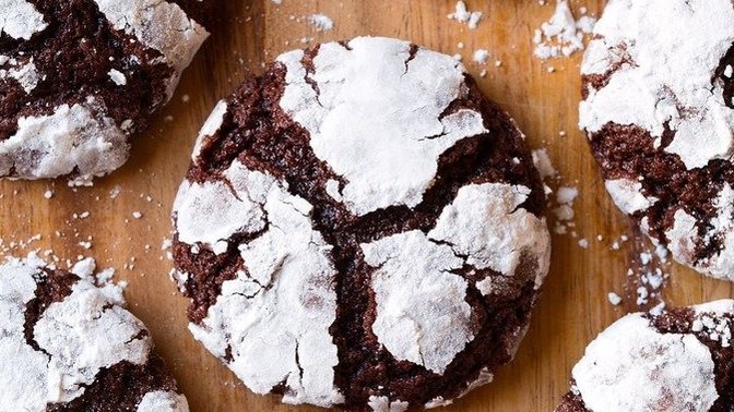 So how many of you have had a chocolate crinkle cookie?