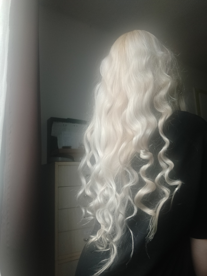 Guys, would you rather date a beautiful girl with very short hair or just an average girl with very long hair? Also, should I cut off mine?