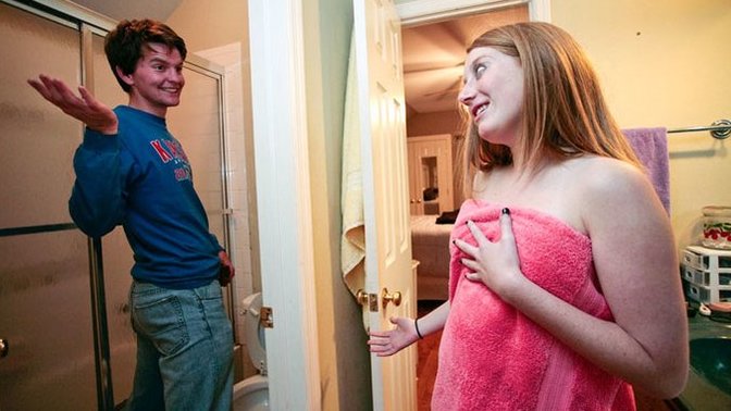 How can I handle my new boyfriend living with his ex?