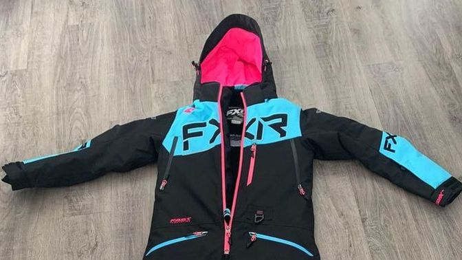 Can you answer some questions for my sister going on a school ski/snowboard trip?