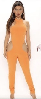 Guys, which of these girls pulled off the outfit better?