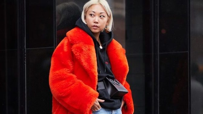 Which do you prefer: fitted clothing or oversized clothing?