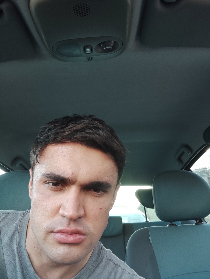 This photos is good for tinder?