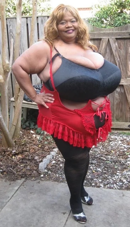 Does having big boobs make girls more confident?