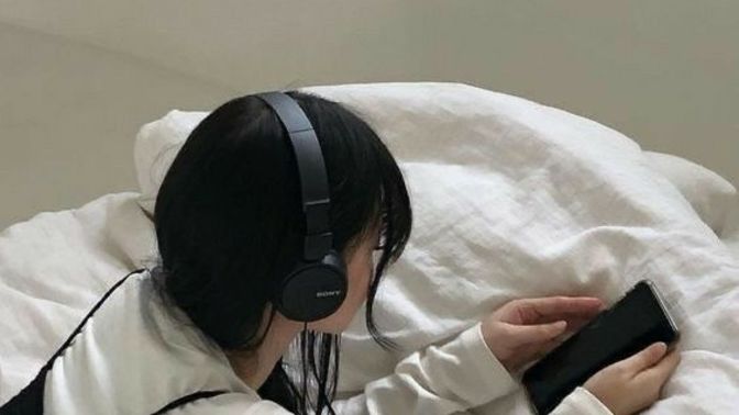 Why is sound only coming out of one side of my headphones?