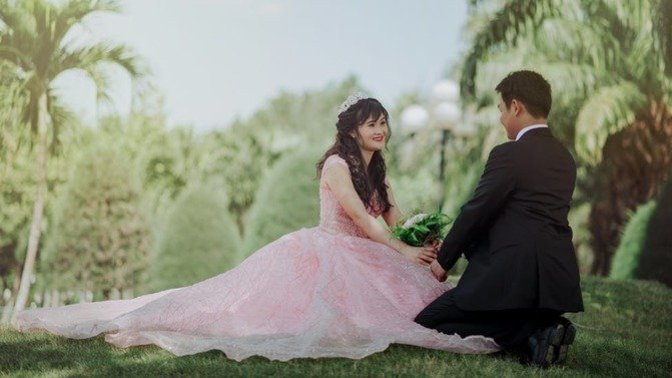 At what age is the ideal age to get married?