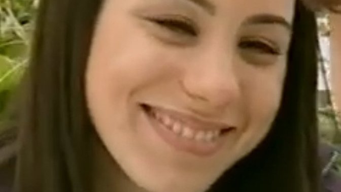 Girls, does this girl look cute❤?