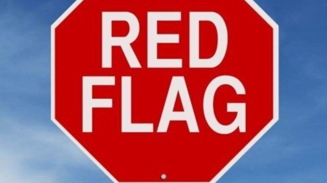 What's the biggest red flag that you ignored during a relationship?