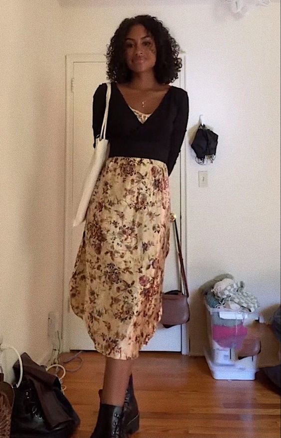 Which summer outfit should I choose to draw?