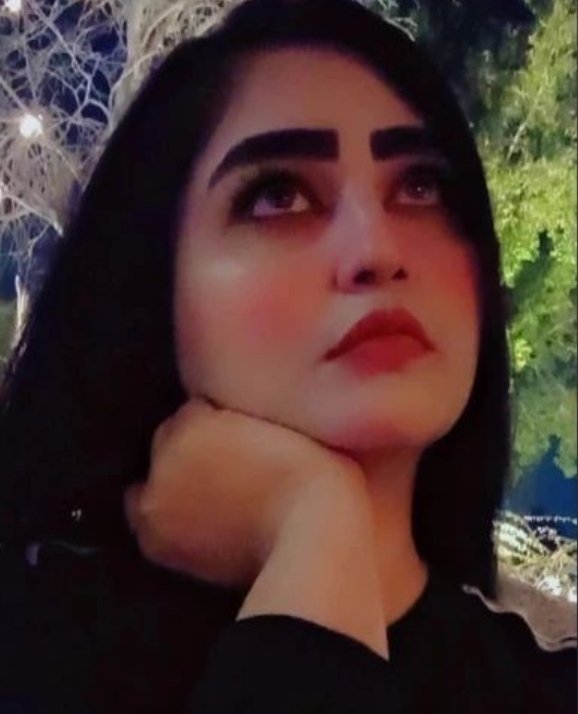 What do you think of this thick eyebrows girl?