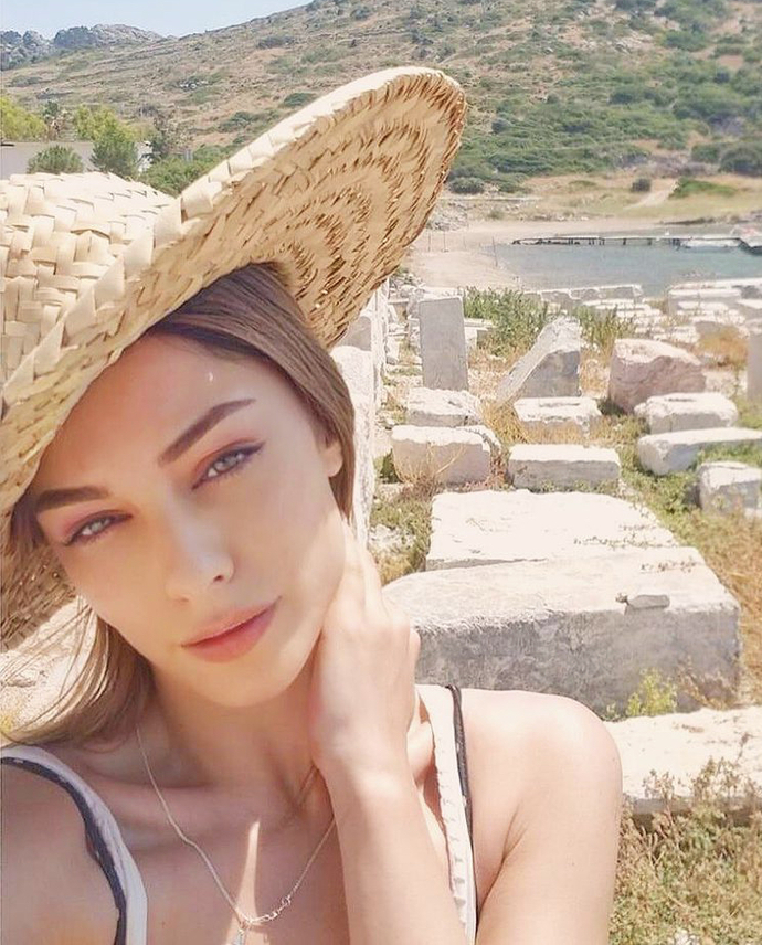 Is this actress beautiful?