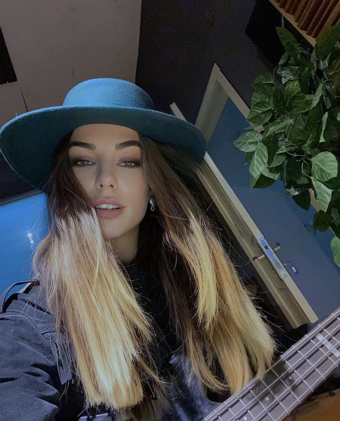 Is this actress beautiful?