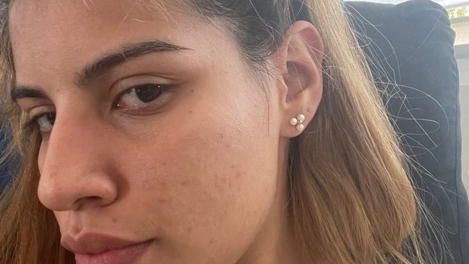 Do females really look better with earrings?