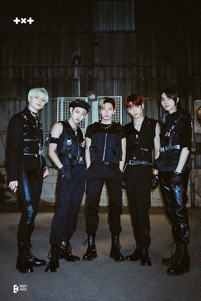They don't look tall here, huh?