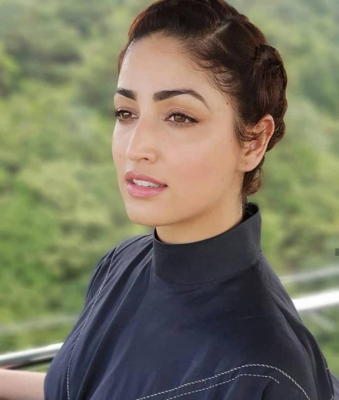 Why are good looking Indian women unable to attract equally attractive white men?
