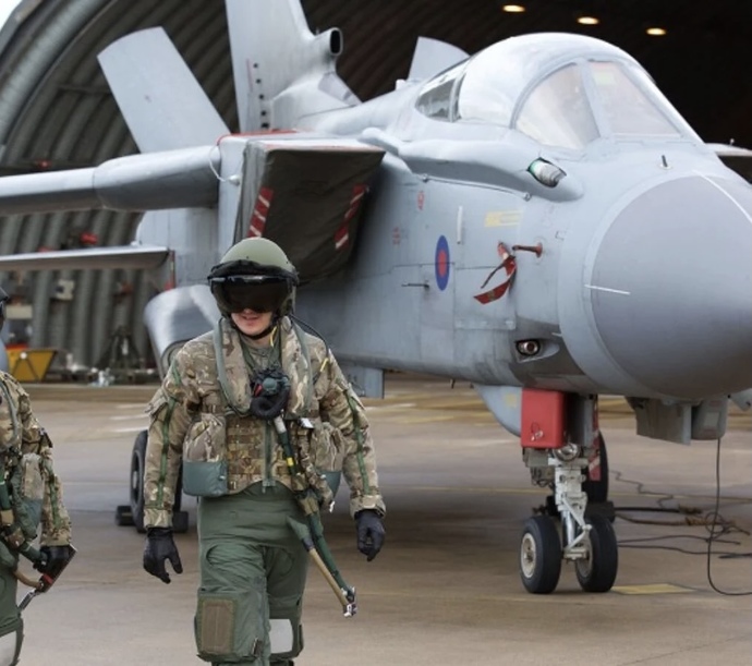 Girls, Would you like a guy that’s a fighter/military pilot?