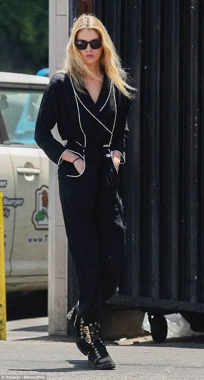 Does Stella Maxwell look like Lanky?