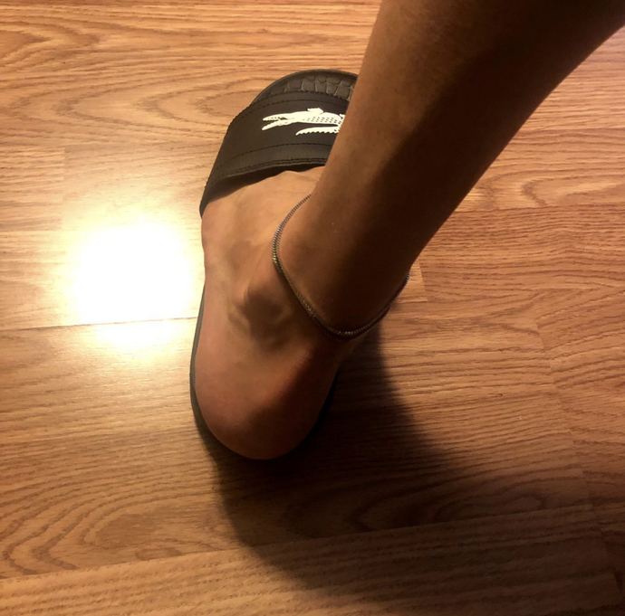 Can straight men wear and pull off anklets?