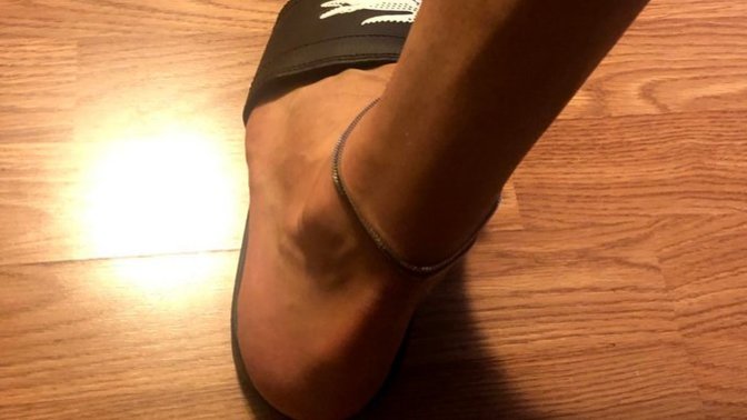 Can straight men wear and pull off anklets?