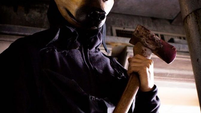 A masked killer in the house what would you do?
