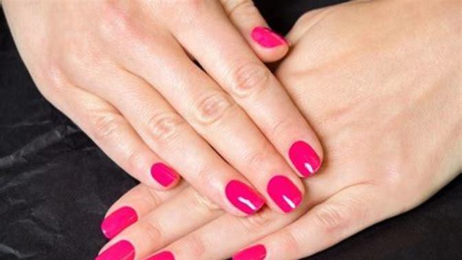 Girls, do you think guys should wear pink?