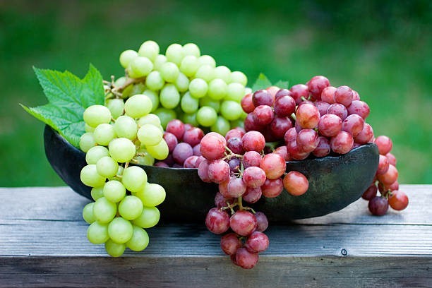 Red Grapes or Green Grapes?