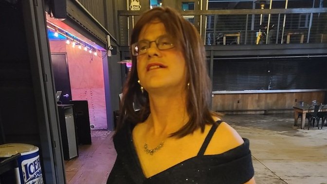 Girls, I had to dress as a woman in evening for last Halloween to make amends for a wrong. How do you grade my amends from my picture?