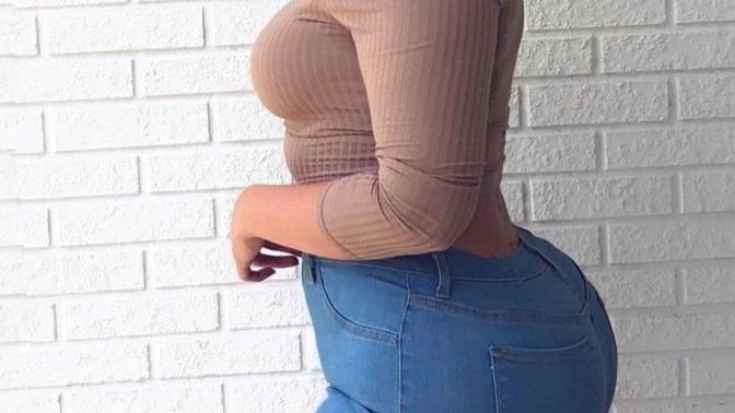 Guys, Girls, Which woman is sexier and beautiful to you?