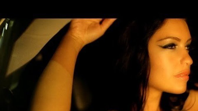 What would you physically rate Mia Martina in this video?