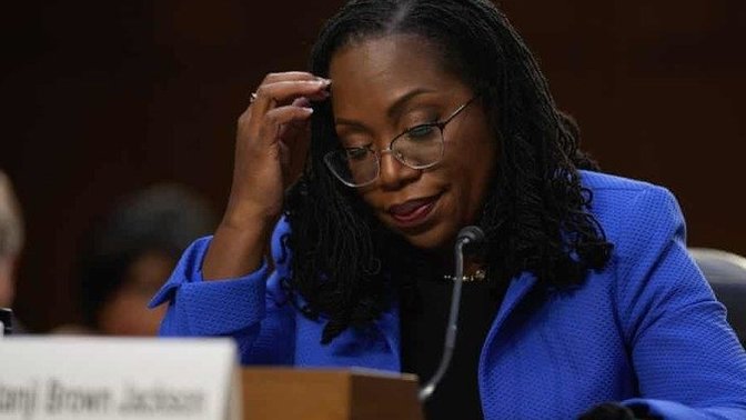 Supreme court nominee Kentaji Jackson apparently can't and doesn't know what a woman is because she's not a "biologist" 🙄?