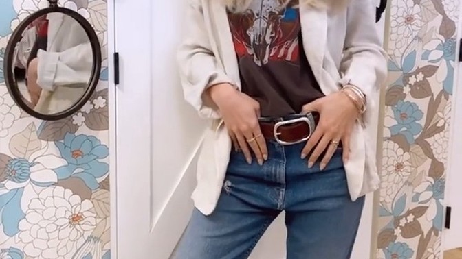 Which style do you like better: "cool mom," or "spring?" Can I pull off both styles?