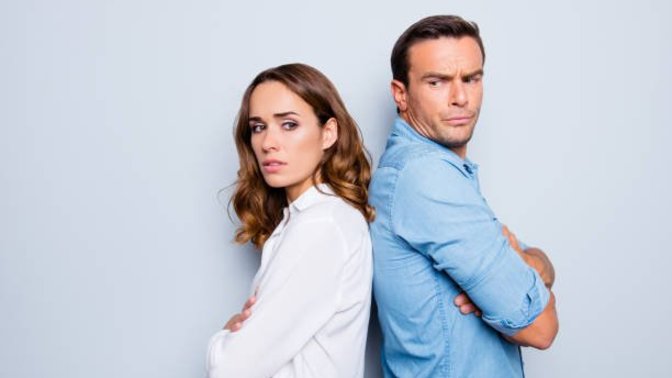 What problems do people above the marriage age face when they actively look for a partner? What can they do to find a good partner?
