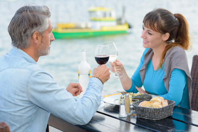 What is the maximum age gap you would have with the person you are dating?