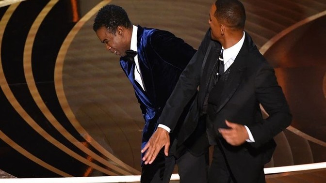 Who else is getting sick and tired hearing about Will Smith and Chris Rock online and the news/papers?