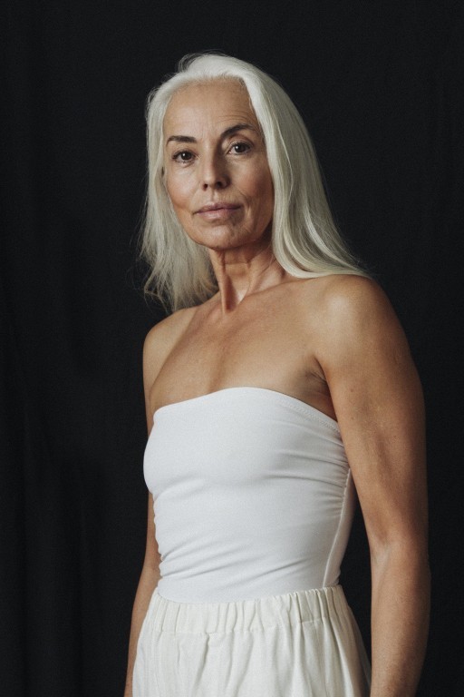 Till which age are women considered very attractive?