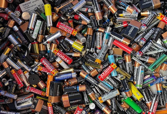 What BRAND Of Batteries Do You Use?