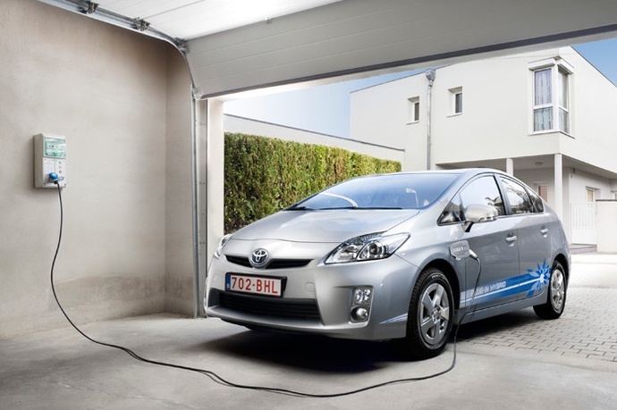 Anyone here own an electric car or have any experience with one?
