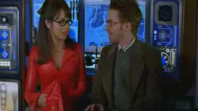 What would you do if Linda Cardellini (the actress who played Velma in live-action Scooby-Doo films) came to you and asked "who's your mommy" ?