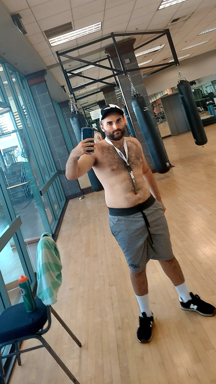 Which is a better picture for dating sites?