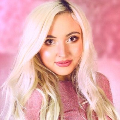 Does she look like a young Britney Spears?