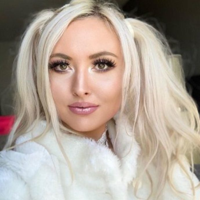 Does she look like a young Britney Spears?