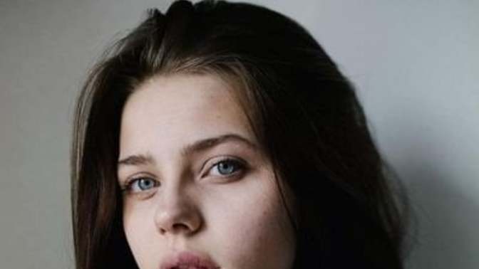 How pretty is this woman?