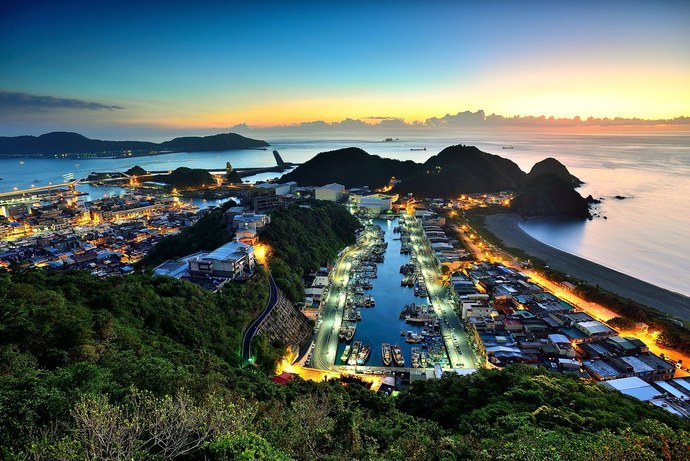 Do you prefer city or country life?